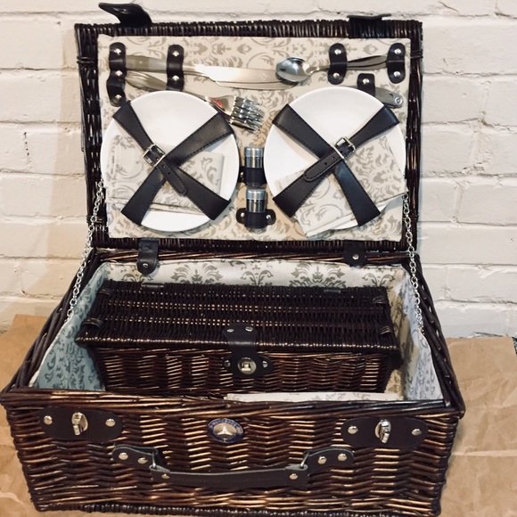 Mercedes-Benz Other - Mercedes-Benz Picnic Basket